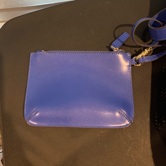 VINCE CAMUTO Blue Drawstring Leather Bag w/ Pouch - Picture 5 of 8